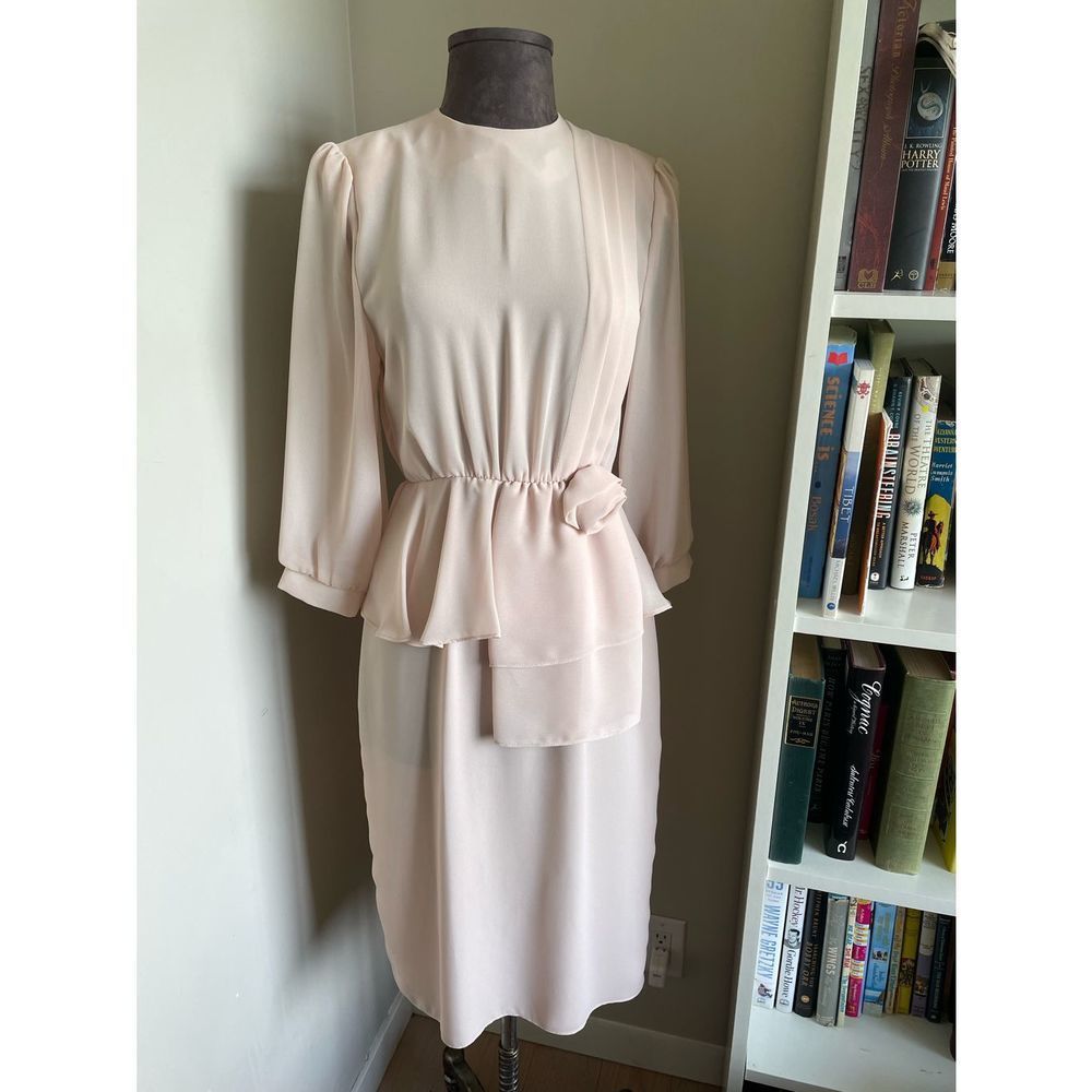 Vintage Nude Dress w Feminine Detailing
